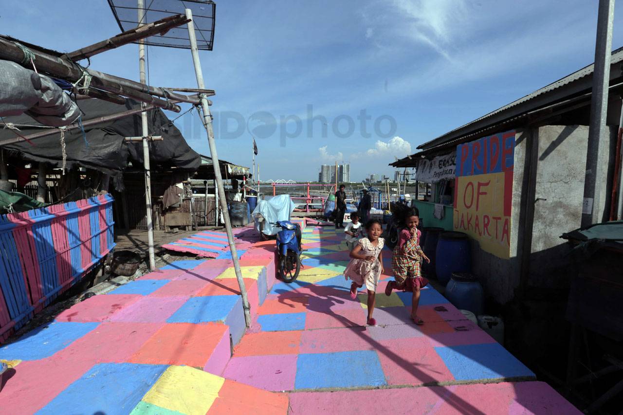 Cerita Warna-Warni Pinggir...