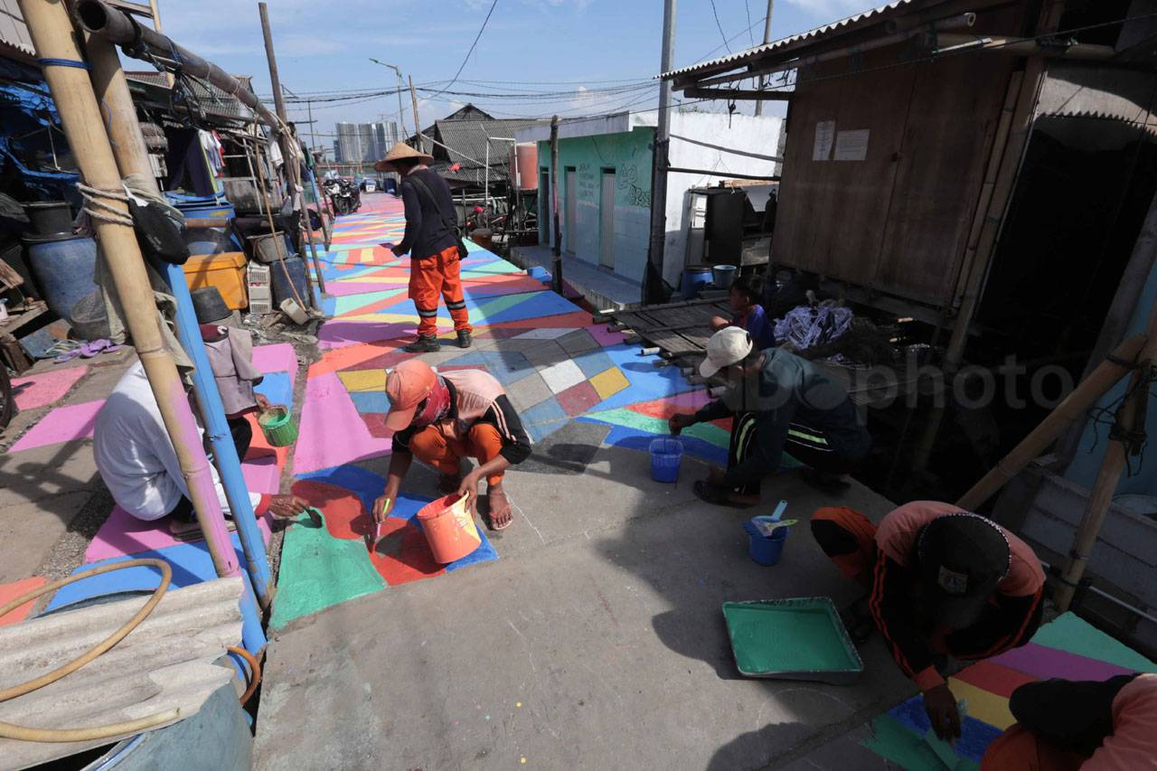 Cerita Warna-Warni Pinggir...
