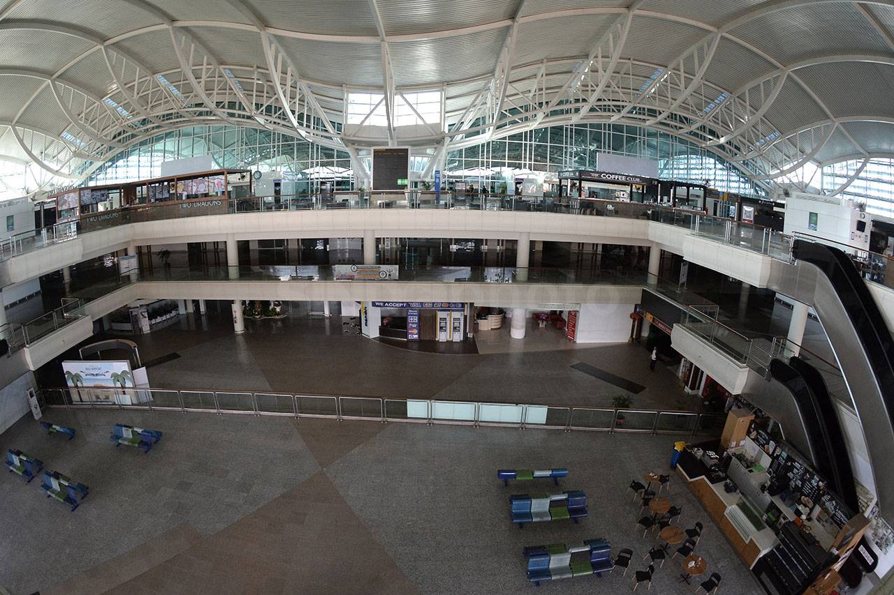 Bandara Ngurah Rai Lengang...