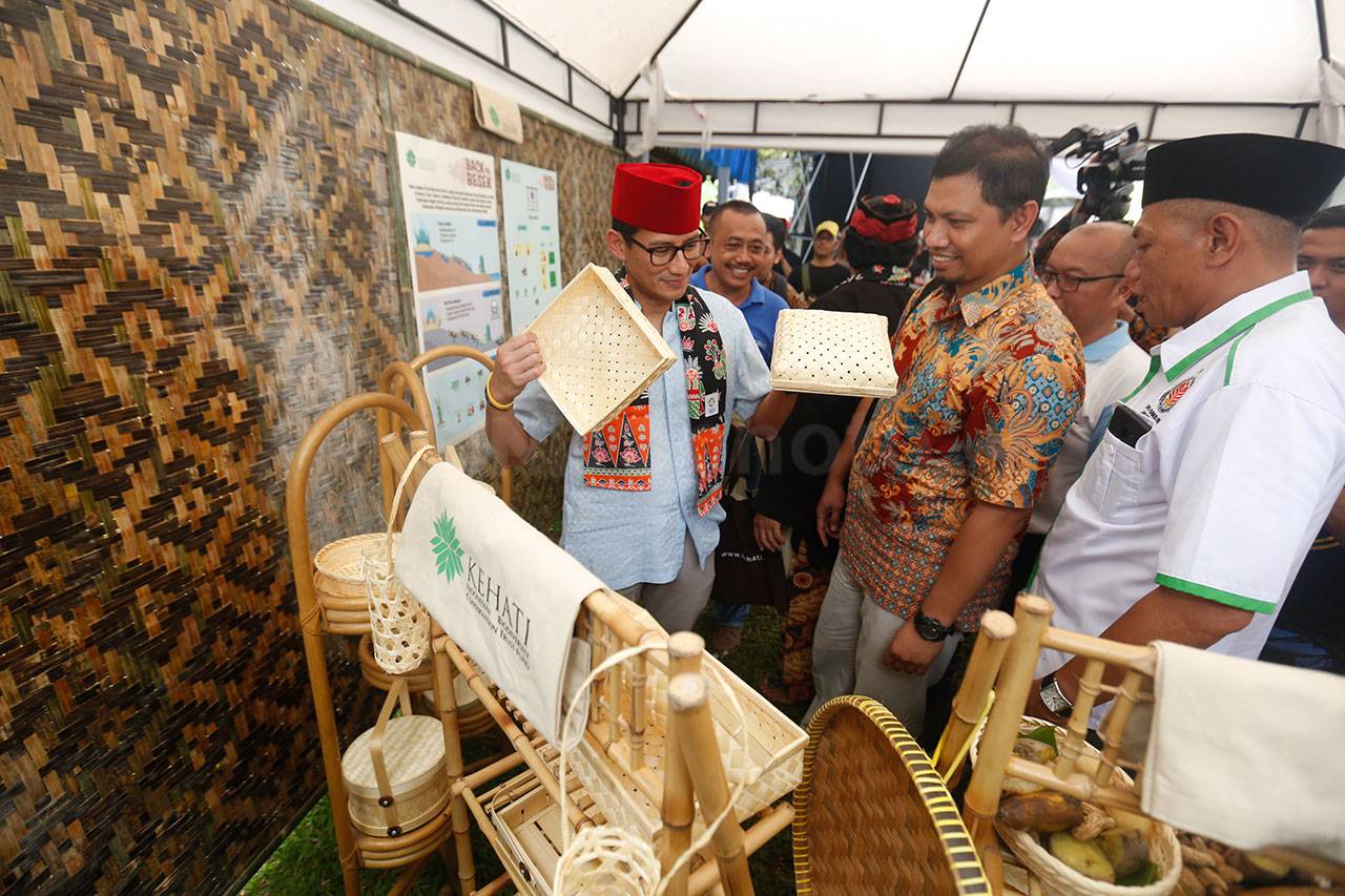 Sandiaga Uno Tunjukkan...