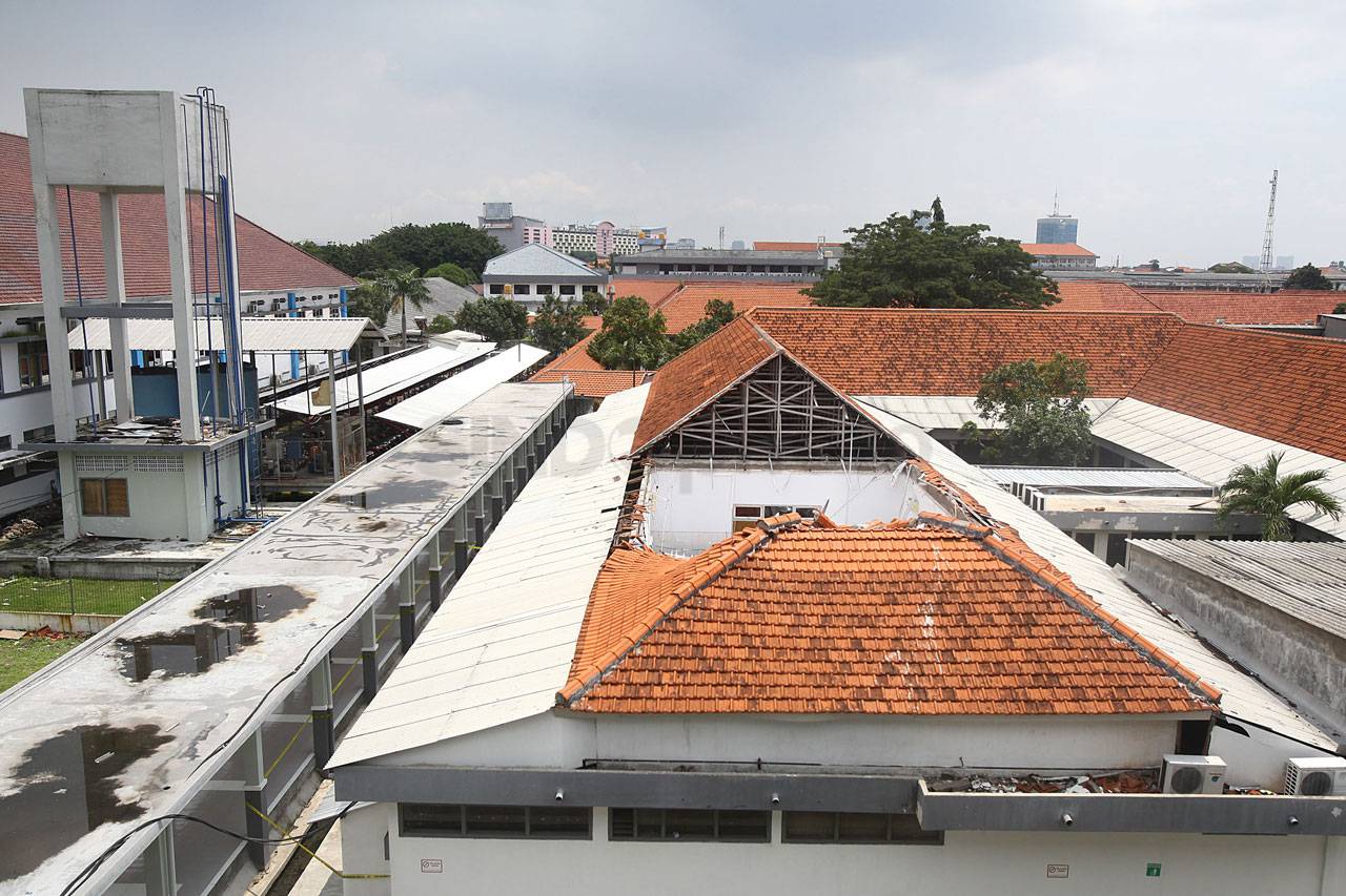 Atap Gedung Paviliun...