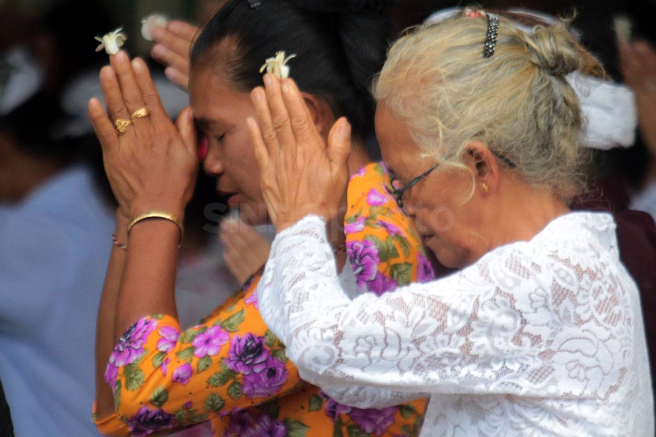 Umat Hindu Laksanakan...