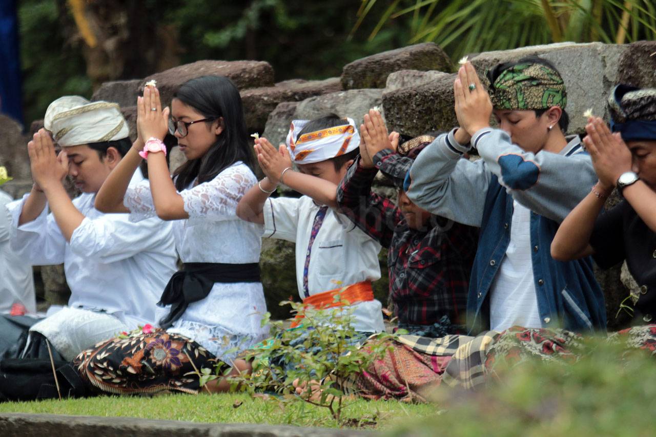 Umat Hindu Laksanakan...