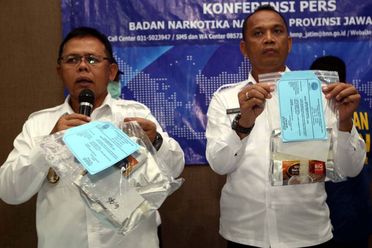 BNNP Jatim Tangkap Kurir...
