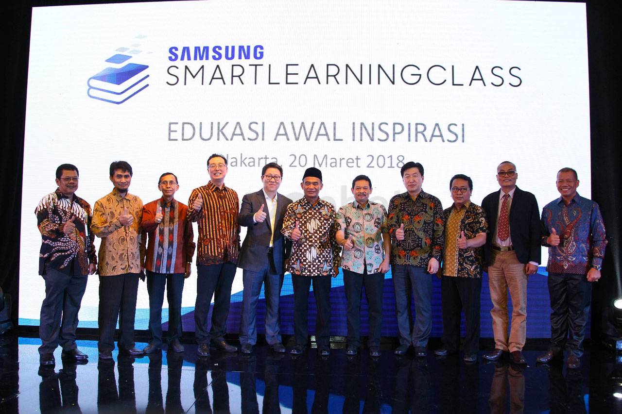 Mendikbud Resmikan Samsung...