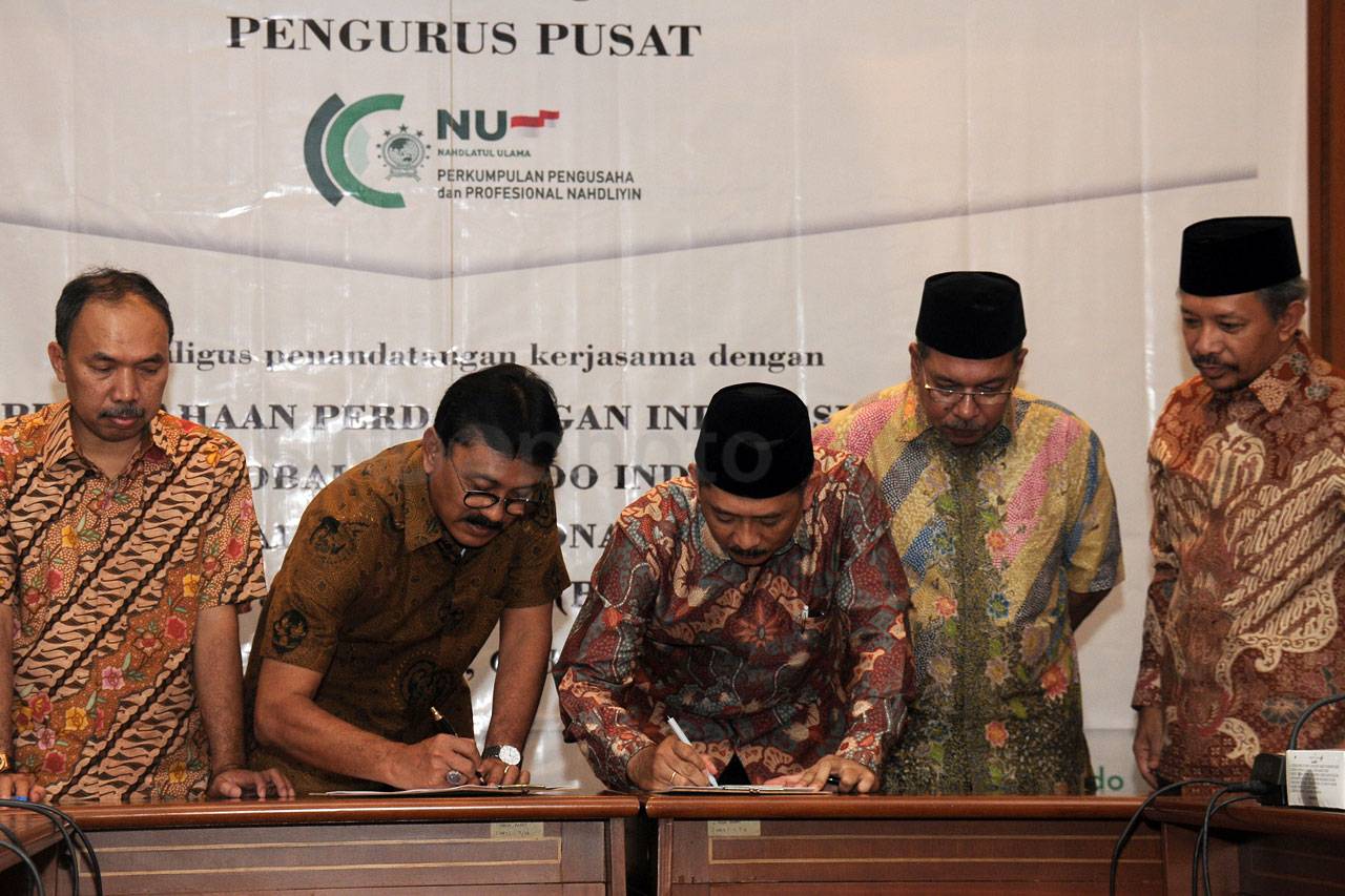 Bangun Ekonomi Umat,...