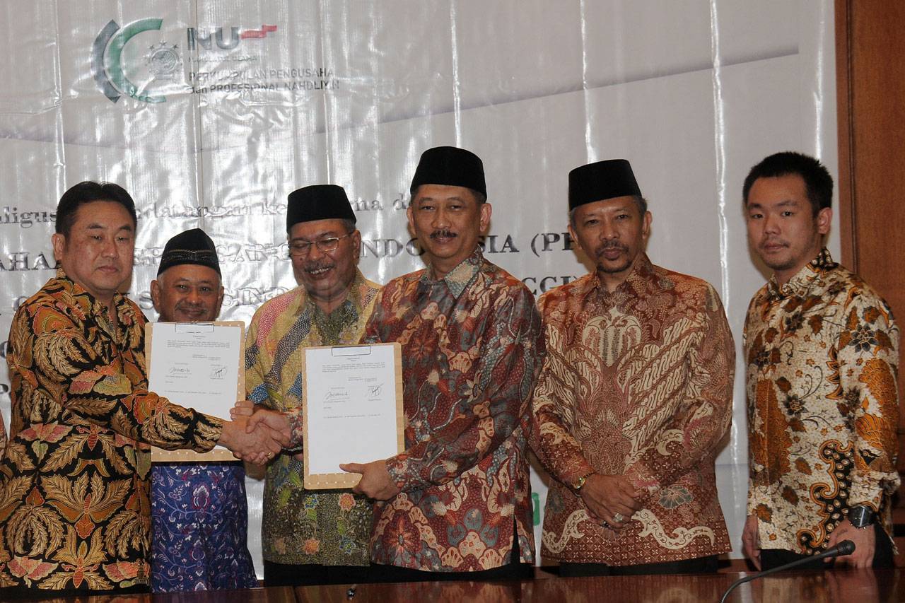 Bangun Ekonomi Umat,...