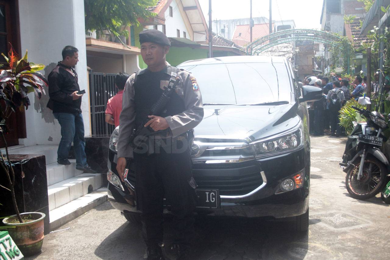 KPK Geledah Rumah Wakil...