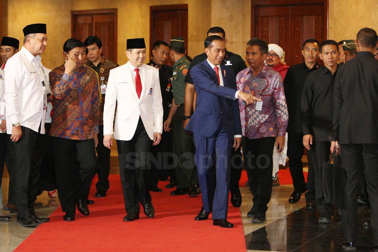 Presiden Jokowi Buka...