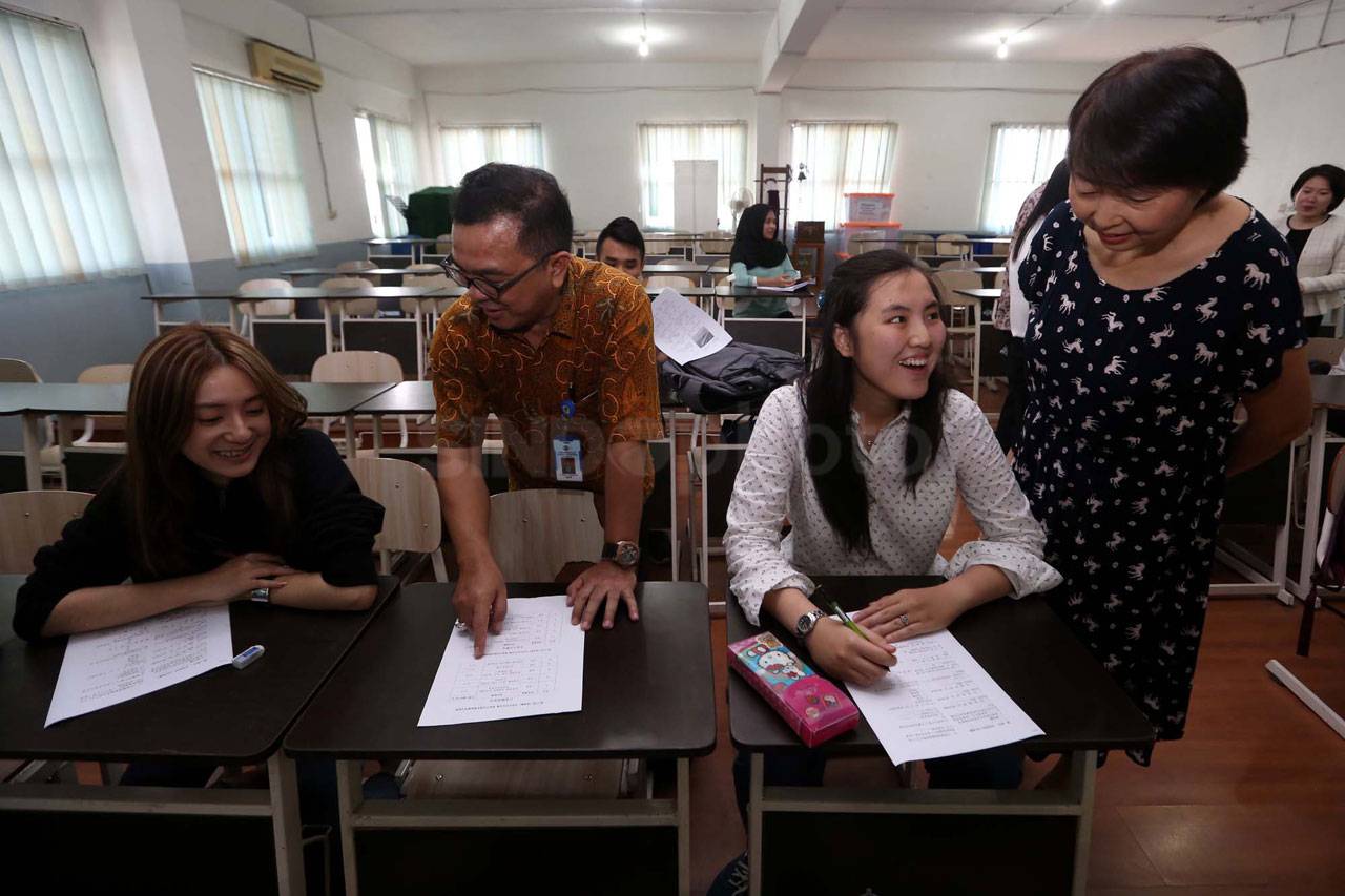 Perkuat Penguasaan Bahasa...