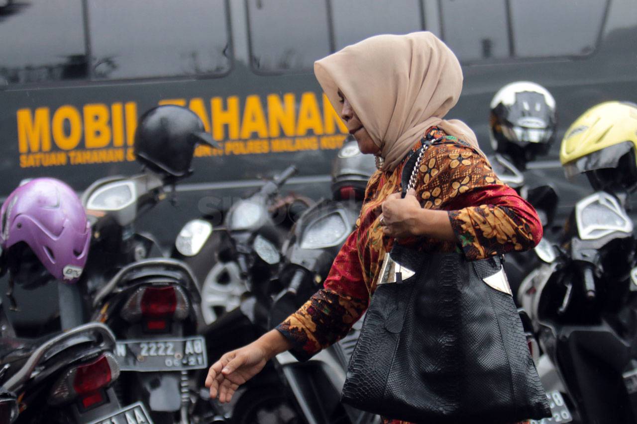 KPK Periksa 26 Orang...