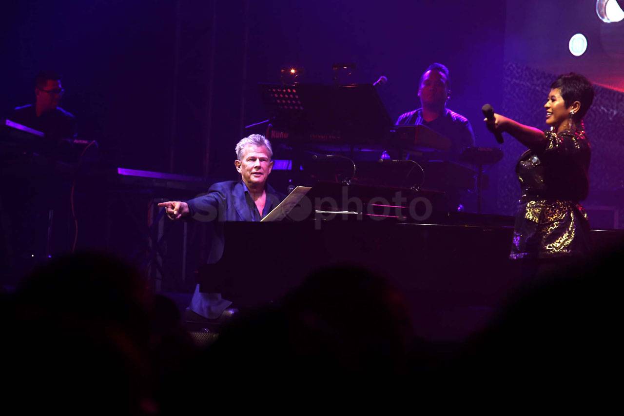 Kolaborasi David Foster...