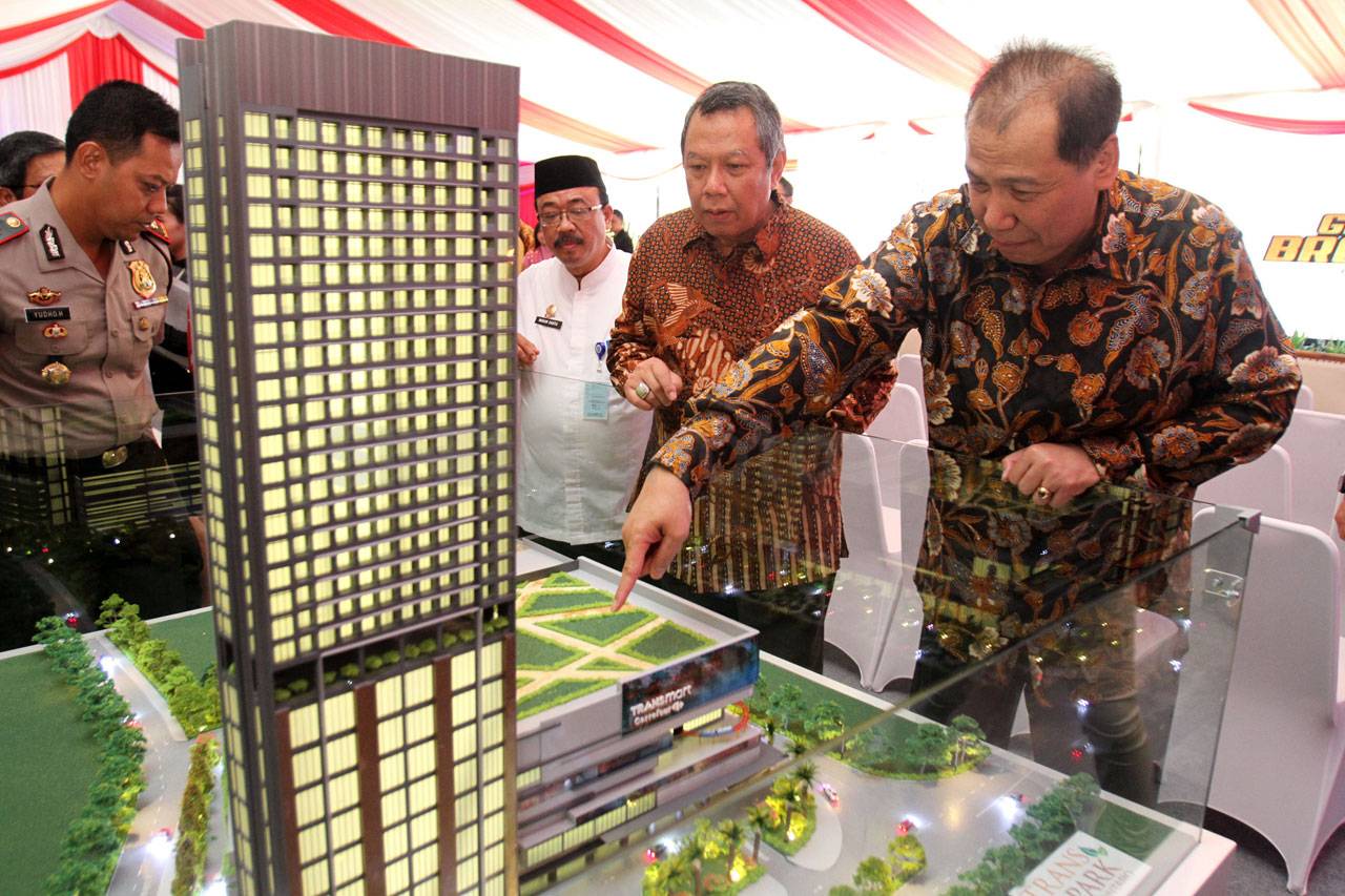 Pembangunan Apartemen...