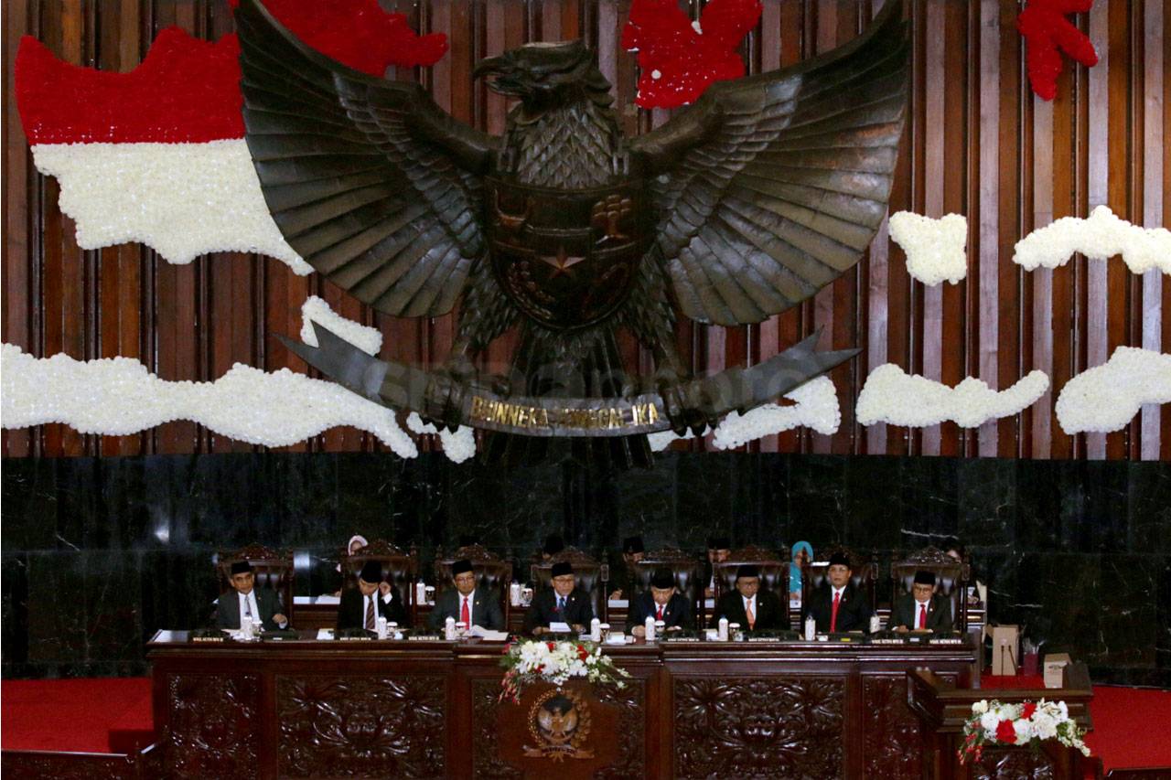 Tiga Wakil Ketua MPR...