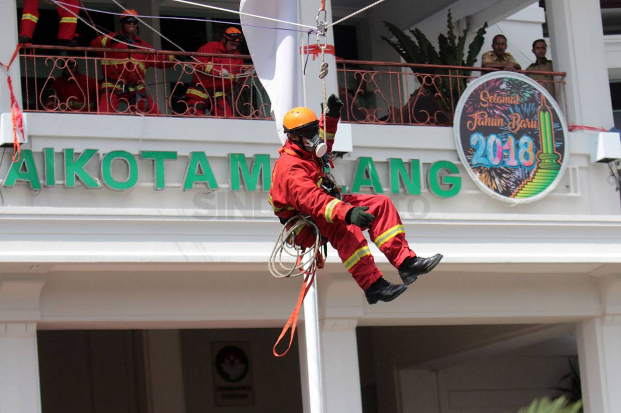 Satpol PP dan PMK Kota...
