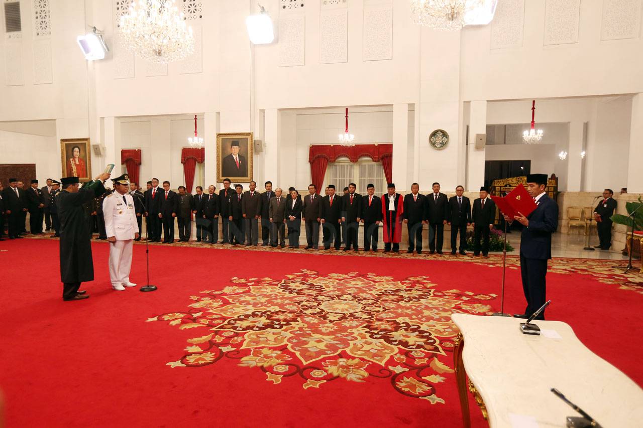 Presiden Jokowi Lantik...