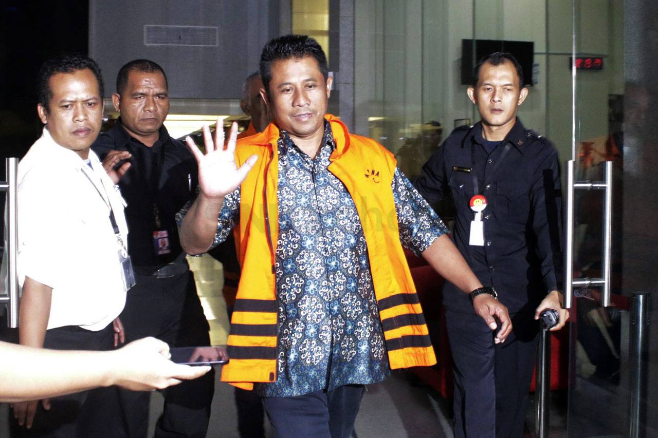 KPK Tahan Mochammad...