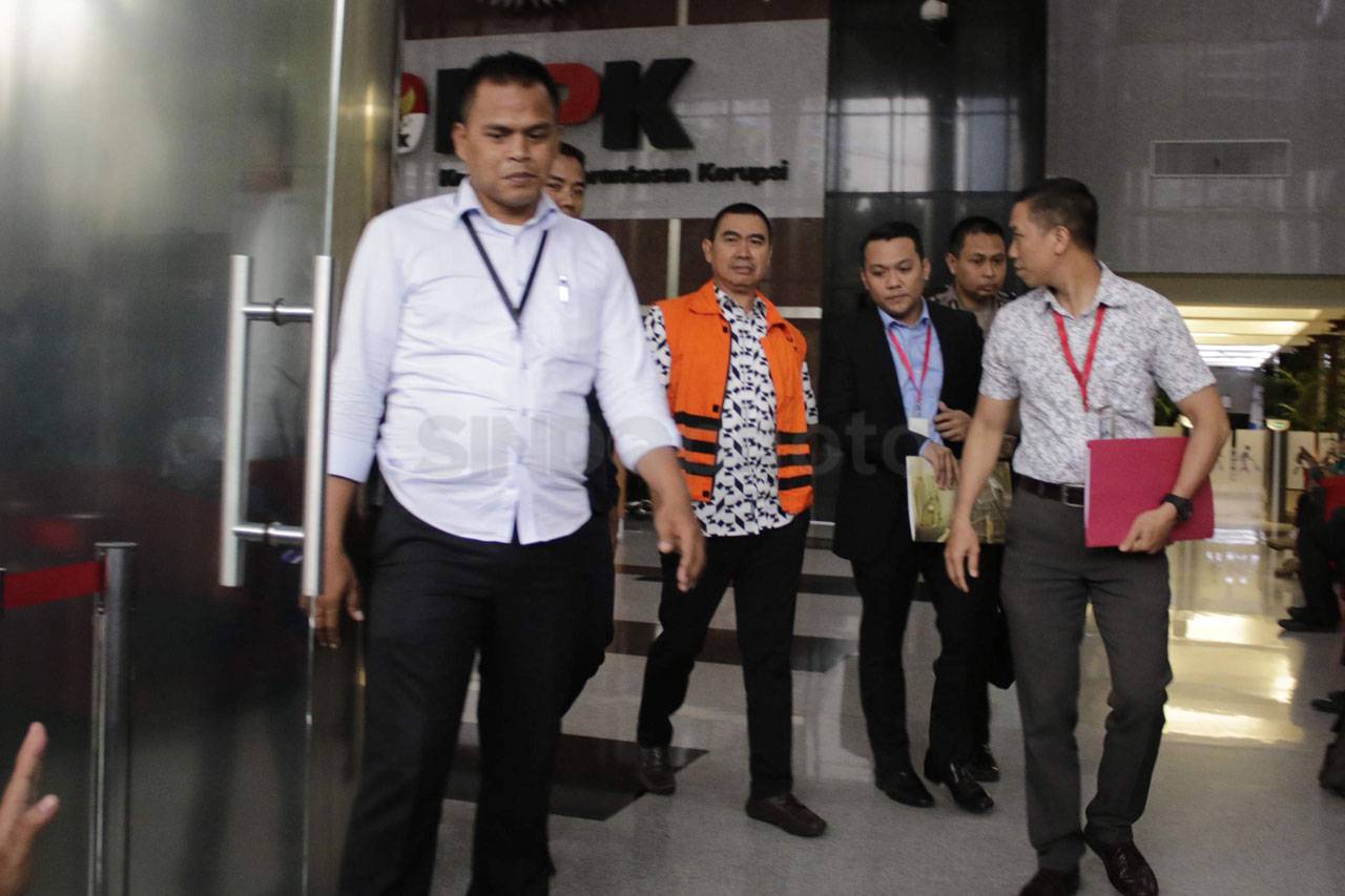 KPK Tahan Mochammad...