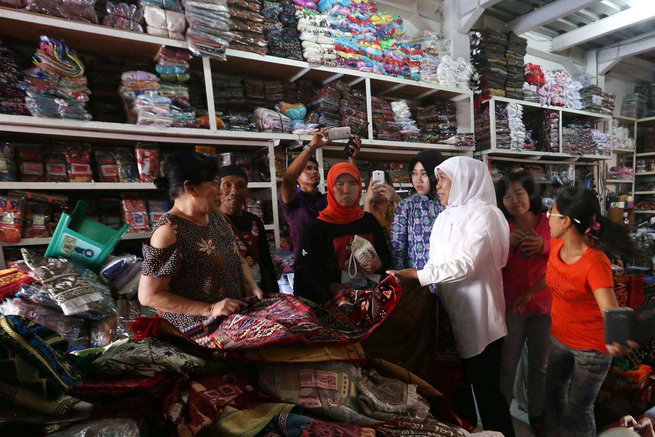 Cagub Khofifah Blusukan...
