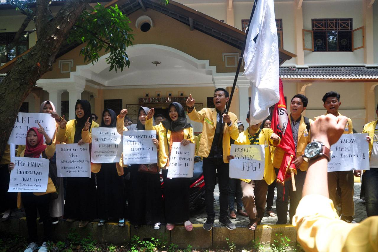 Ketua MPR dan Menristek...