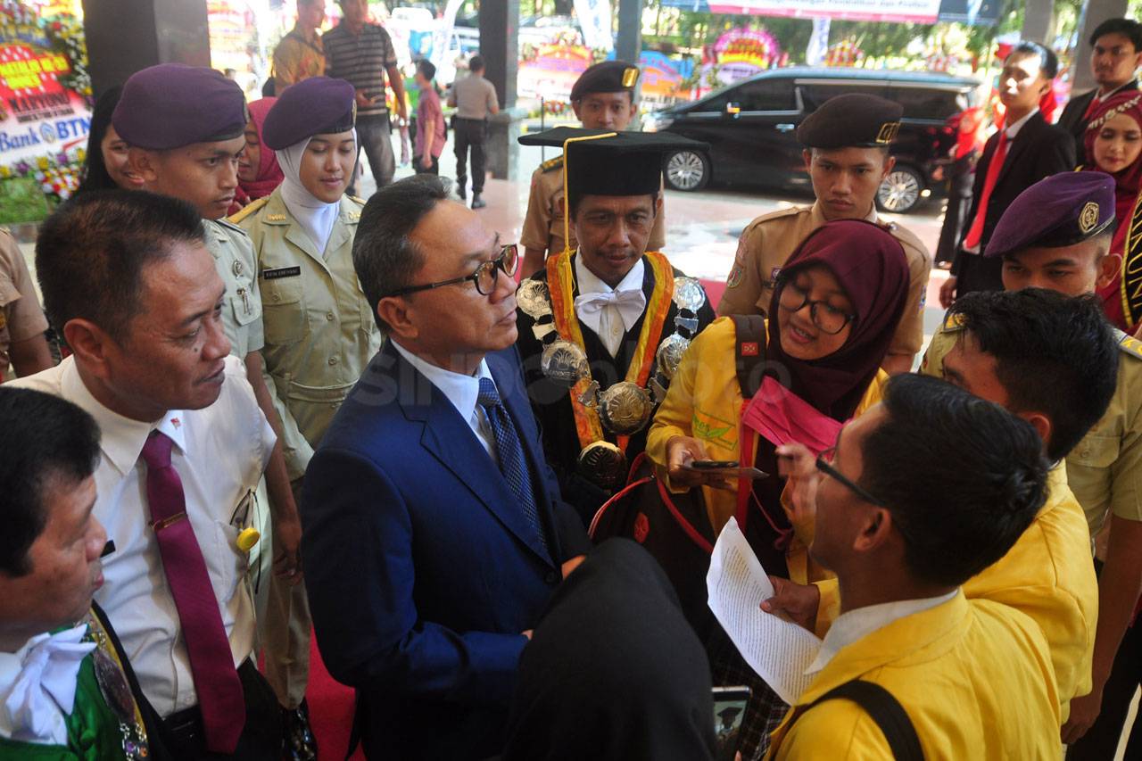 Ketua MPR dan Menristek...