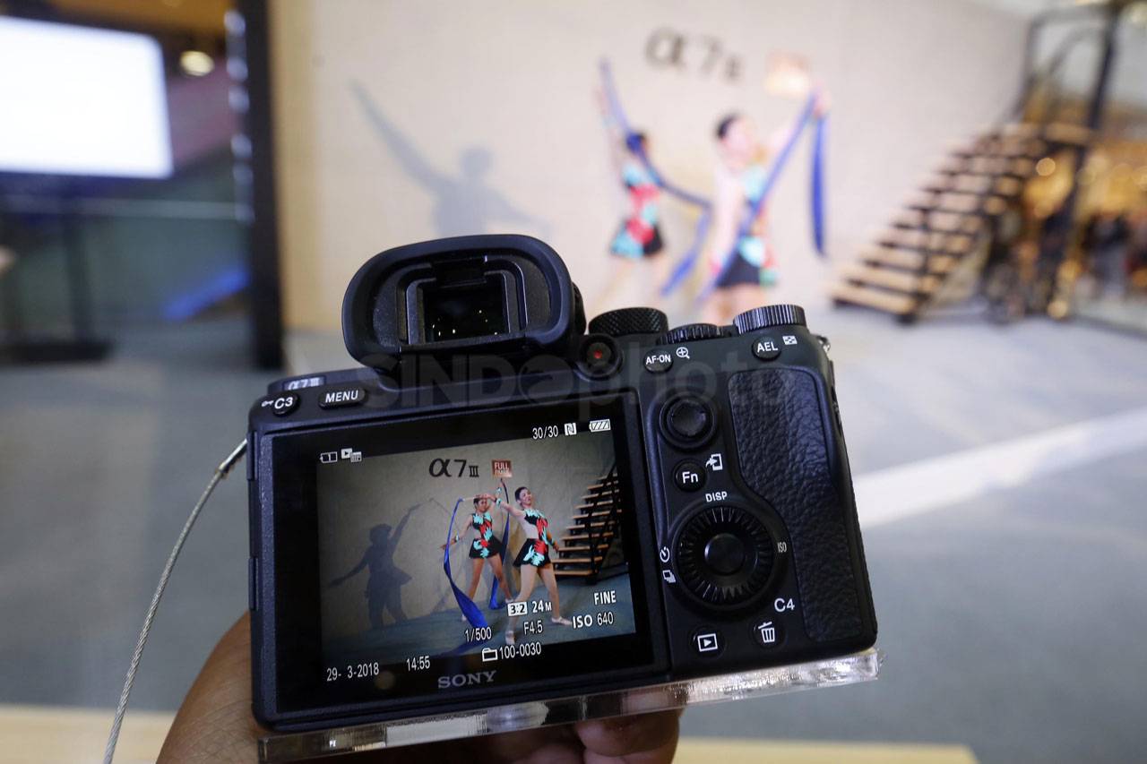 Sony Luncurkan Mirrorless...