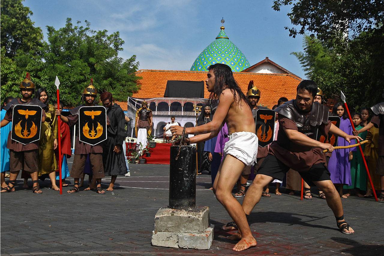 Jalan Salib di Gereja...