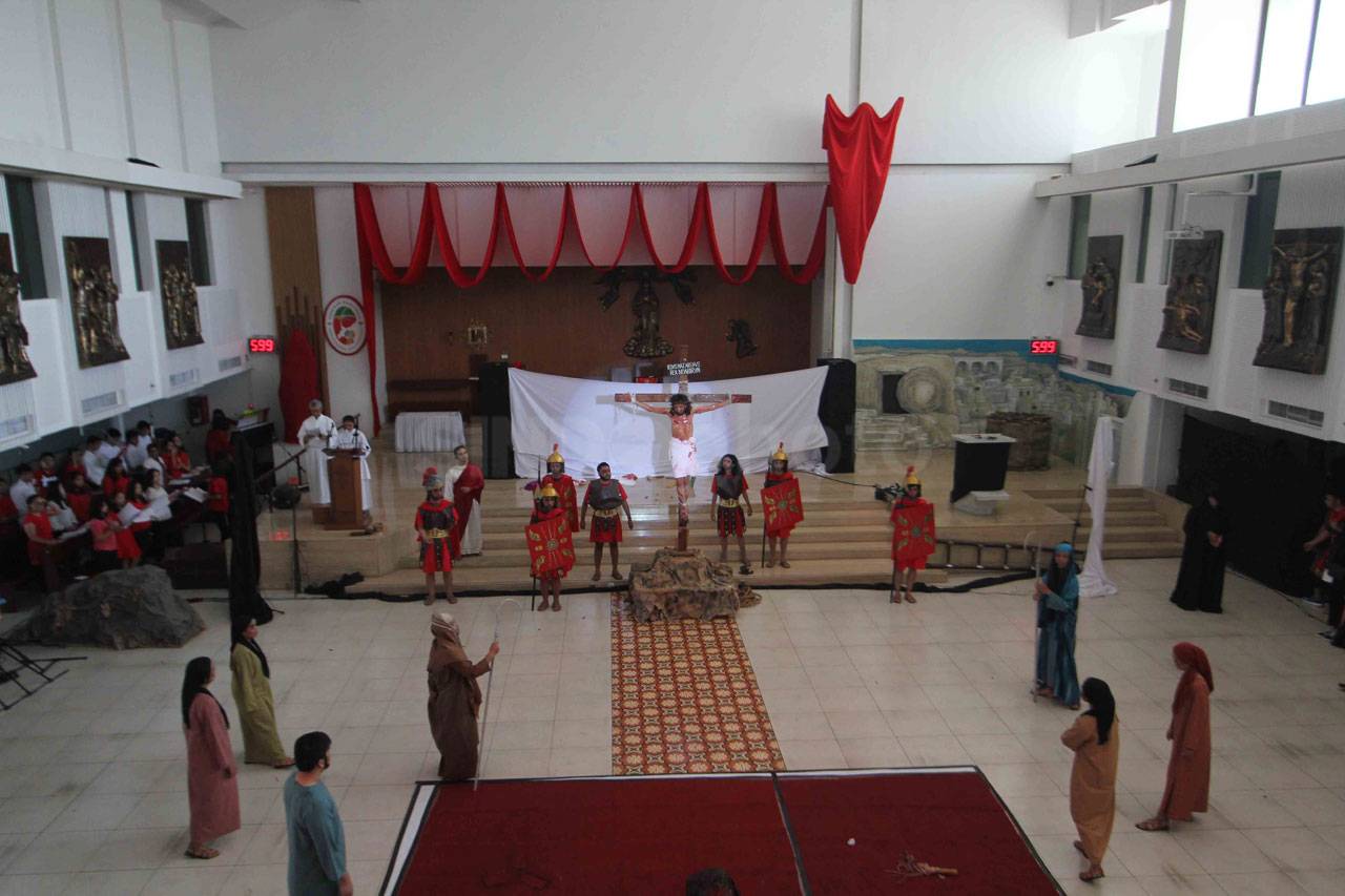 Jalan Salib Perayaan...