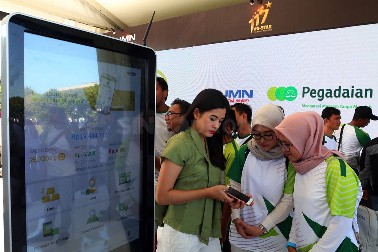 Rini Soemarno Hadiri...