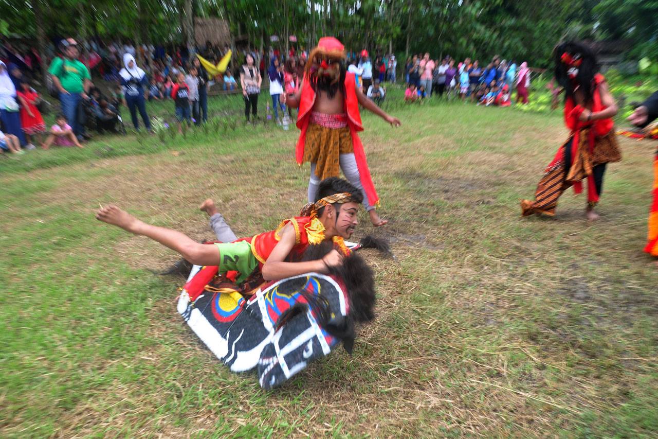 Jathilan dan Reog Meriahkan...
