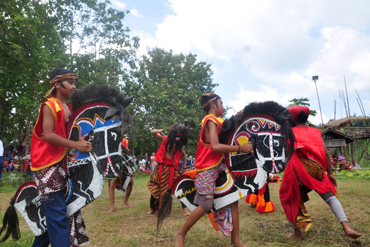 Jathilan dan Reog Meriahkan...
