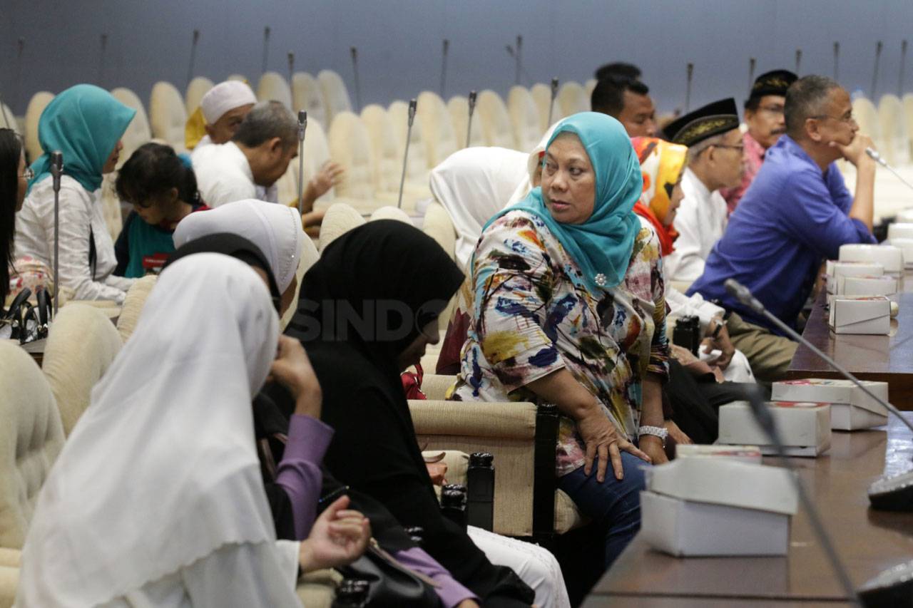 Korban Penipuan First...