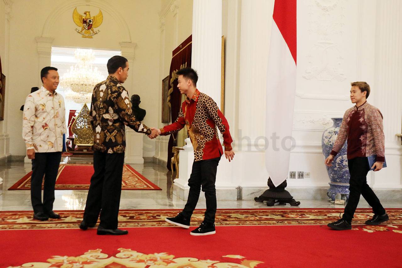Presiden Jokowi Terima...