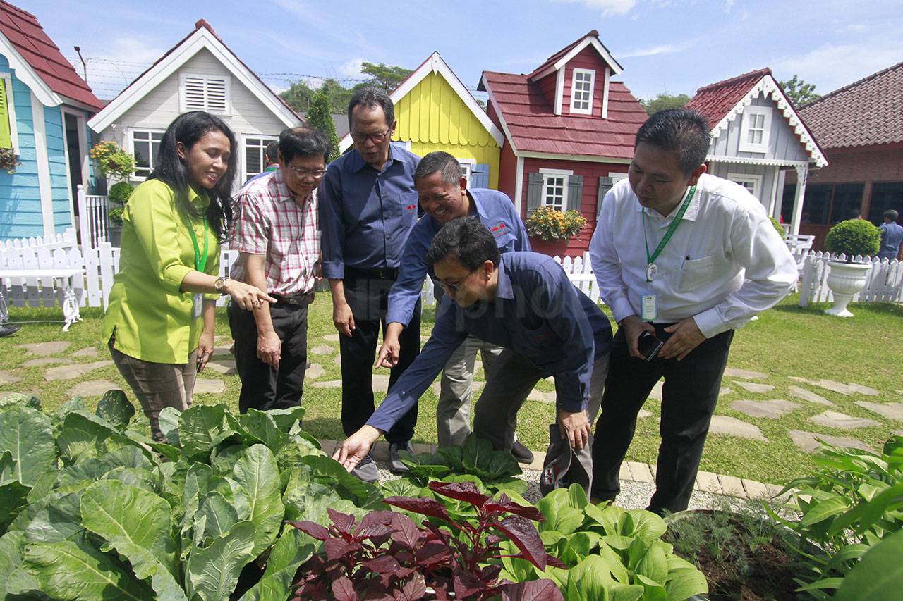 Urban Farming Center...