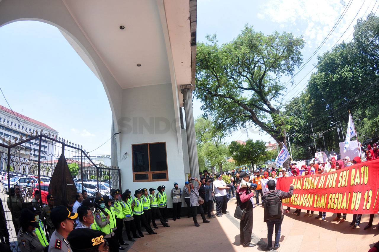 Puluhan Karyawan Sri...