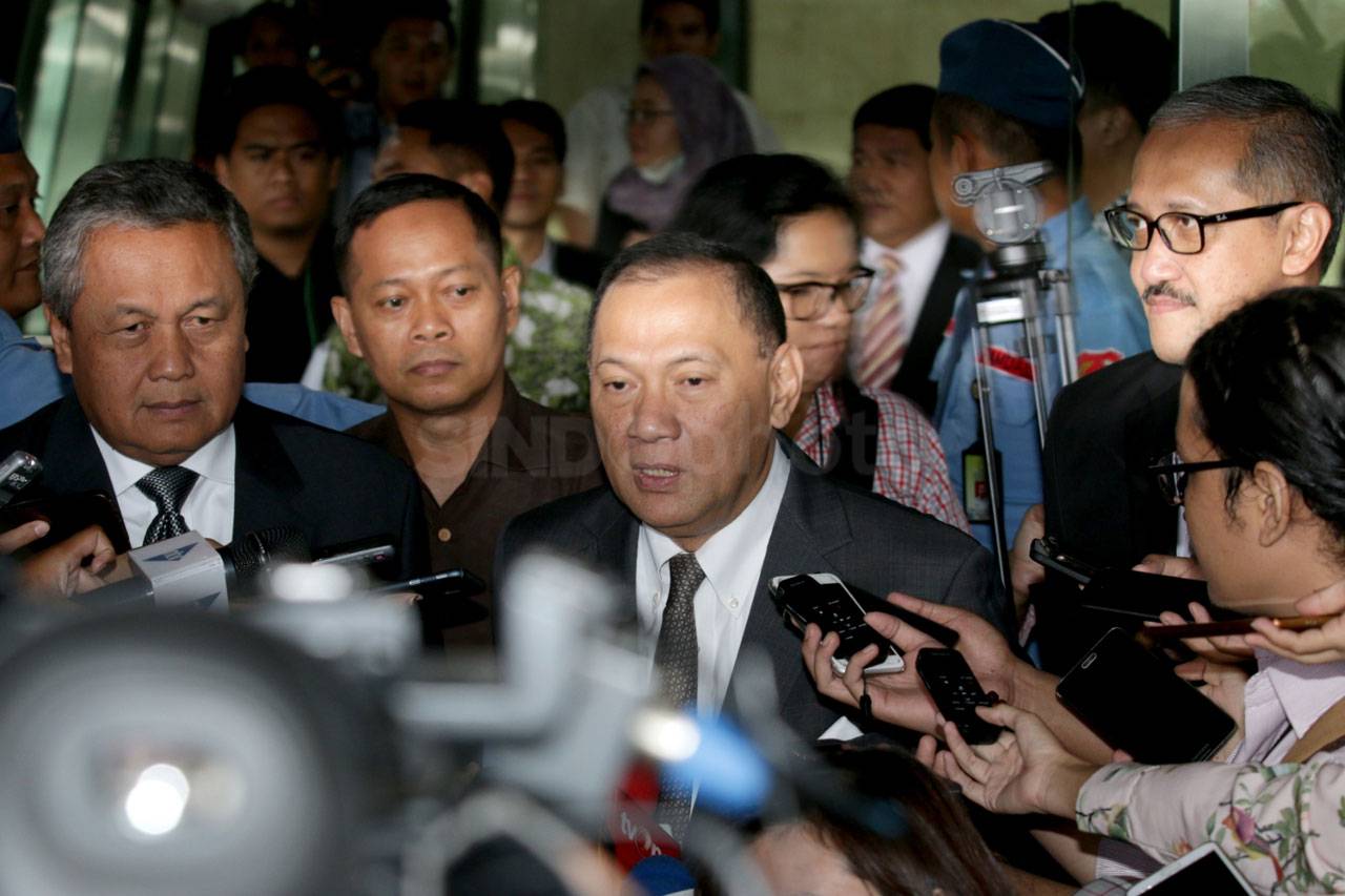 DPR Gelar Paripurna...