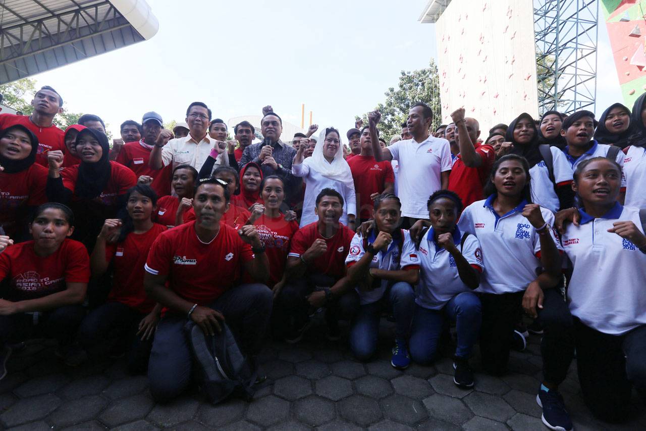 Menko PMK Lakukan Kunjungan...