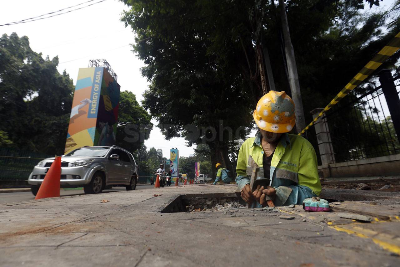 Pembuatan Saluran Air...