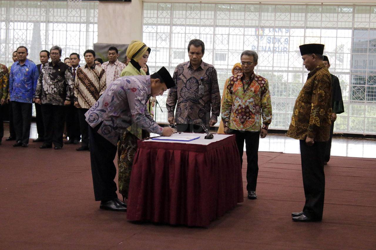 Ketua KPK Lantik Deputi...