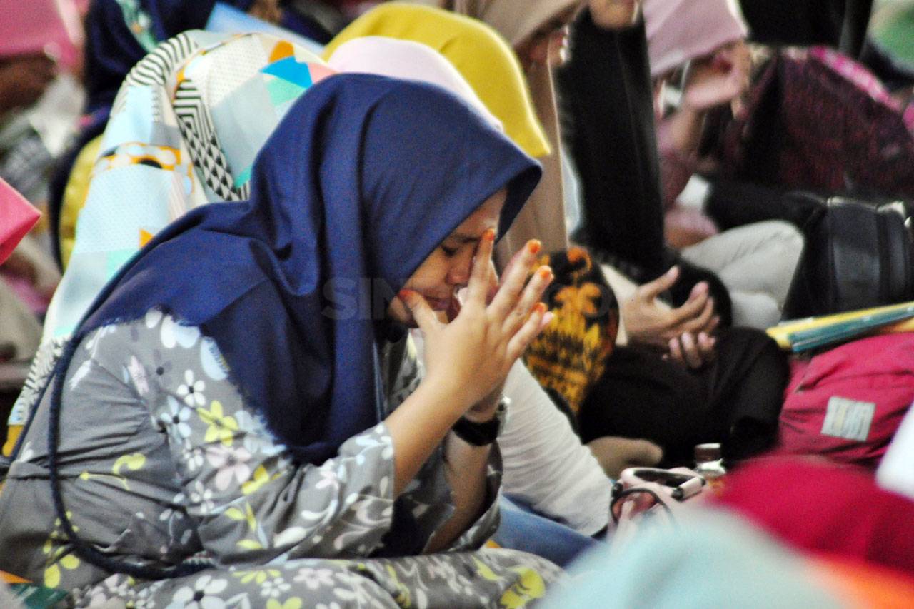Hujan Tangis Warnai...