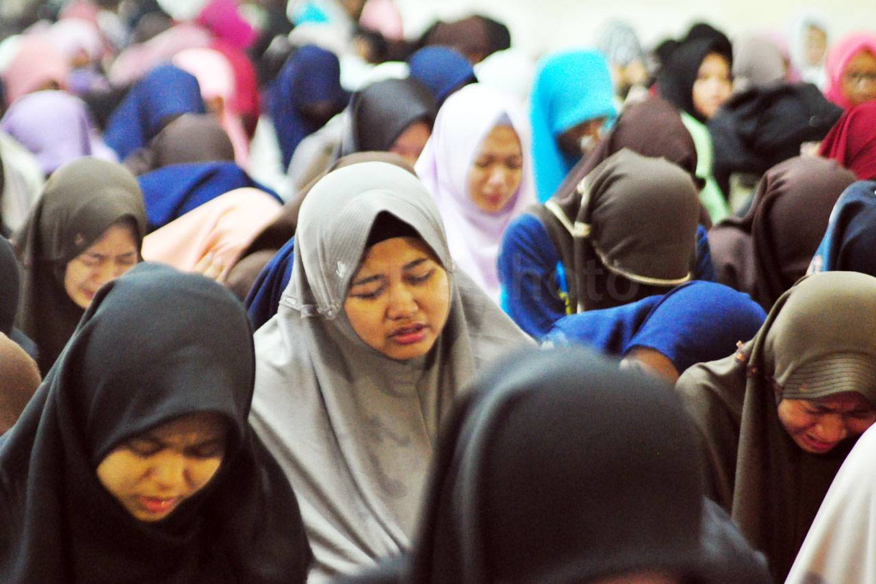 Hujan Tangis Warnai...