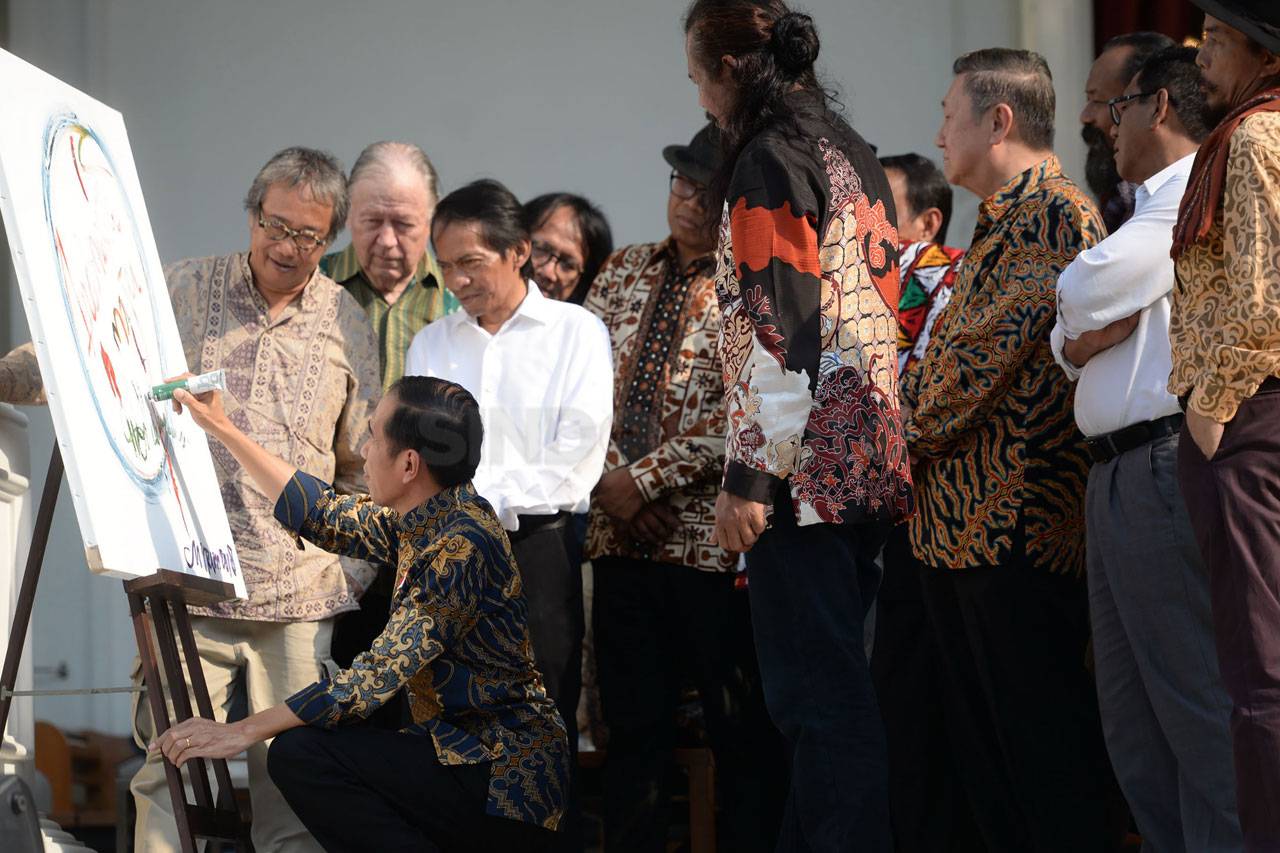 Presiden Jokowi Bertemu...