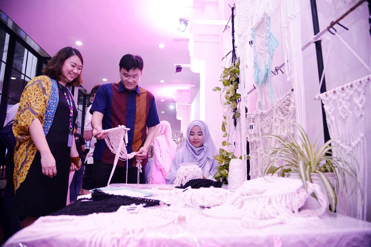 EV Hive dan PT Pos Properti...