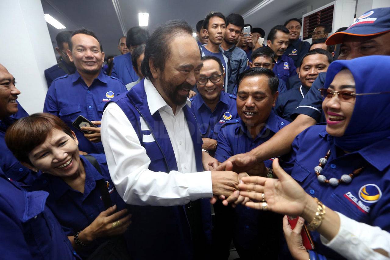 Surya Paloh Hadiri Pelantikan...