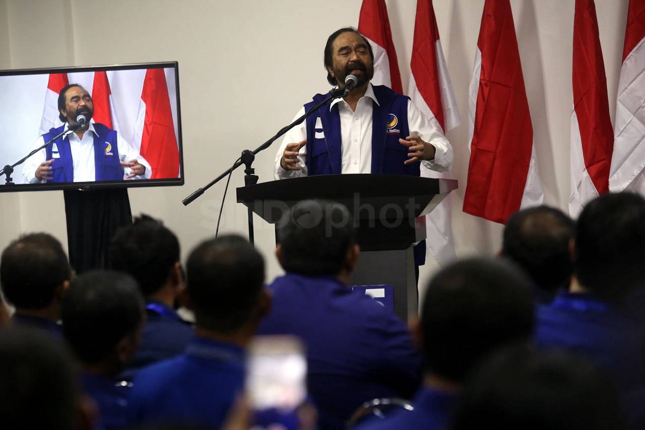 Surya Paloh Hadiri Pelantikan...