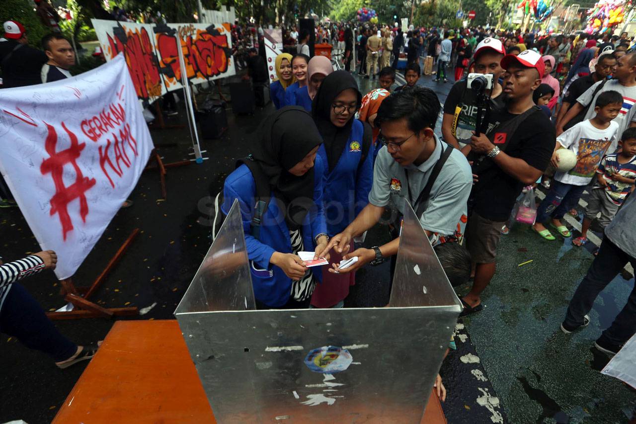 KPU Surabaya Gelar Sosialisasi...