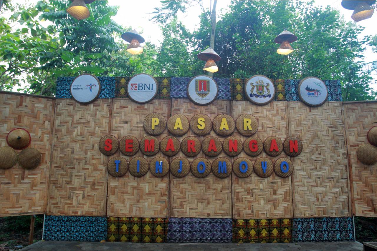 Berwisata Kuliner di...