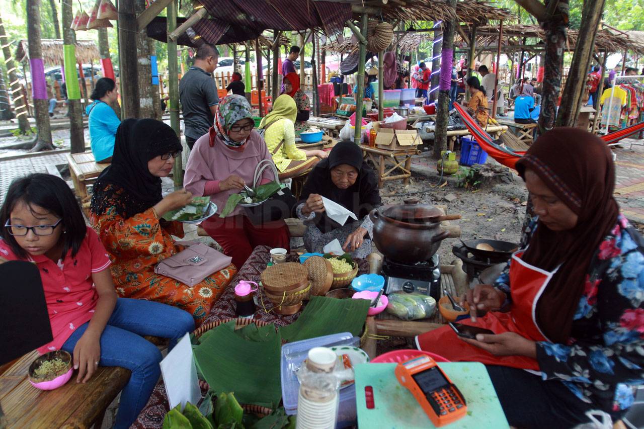 Berwisata Kuliner di...
