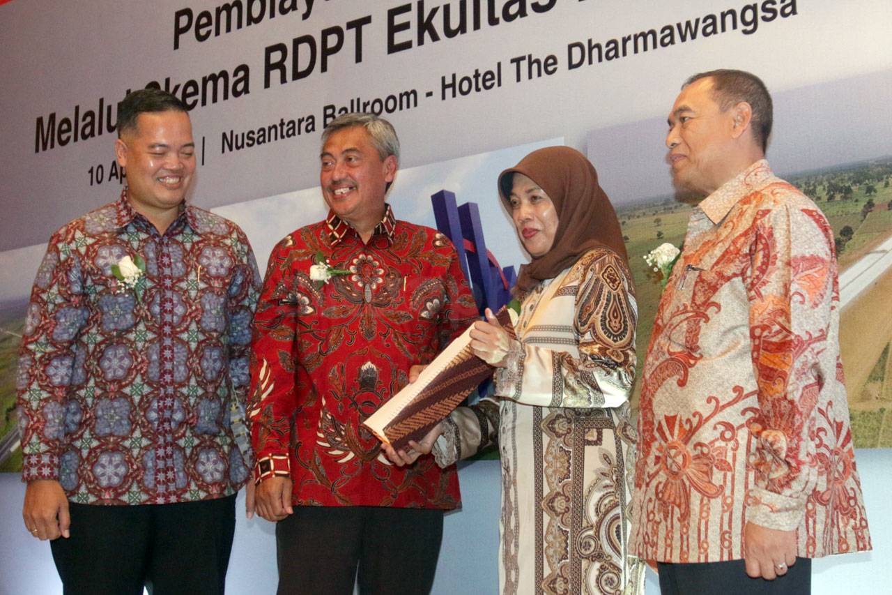 Waskita Toll Road Peroleh...
