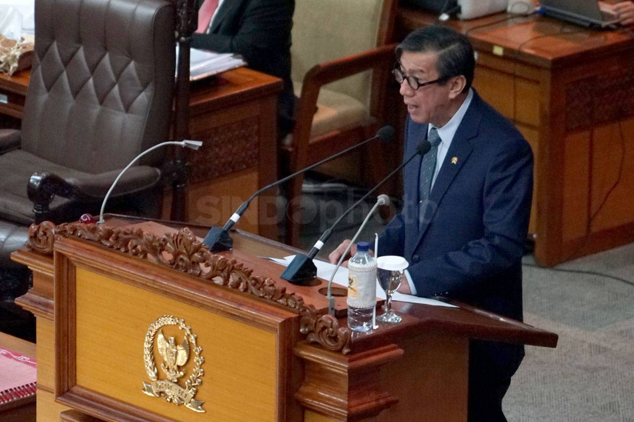 DPR Gelar Rapat Paripurna...